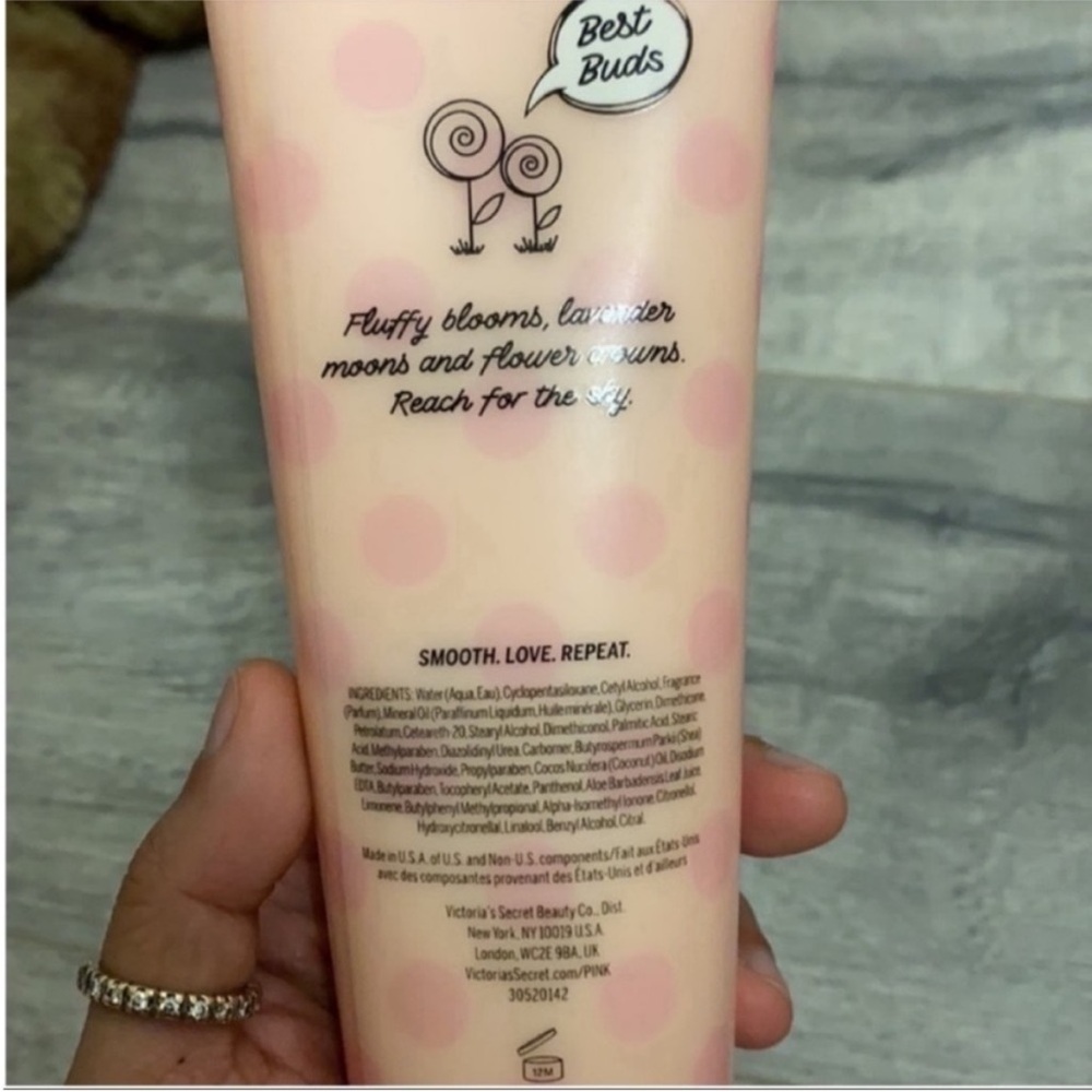 Victoria’s secret Pink Lotion in Soft and Dreamy - Picture 3 of 4